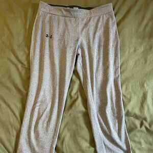 Under Armour Dark Gray HeatGear Capri leggings